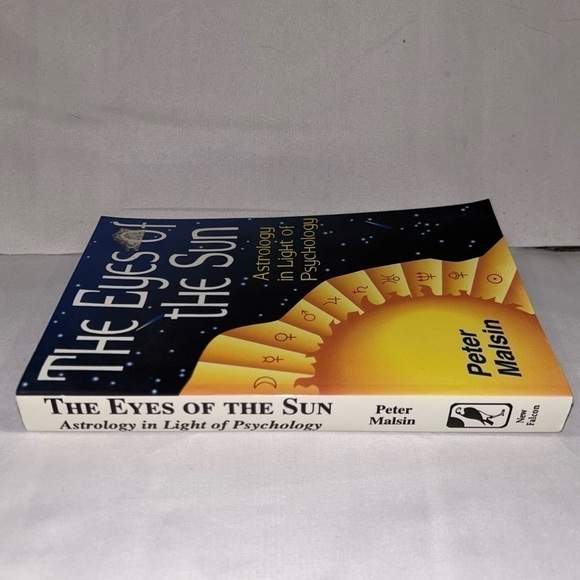Paperback Book: The Eyes of the Sun: Astrology in Light of Psychology - Picture 5 of 5